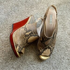 Dries Van Noten Snakeskin Red Wedge Peep Toe Slingback Sandals EU 41 US 10.5